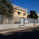 Spostandoci su via delle Azalee ci imbattiamo nell�hub vaccinale inaugurato nel 2021 a seguito della pandemia di Covid